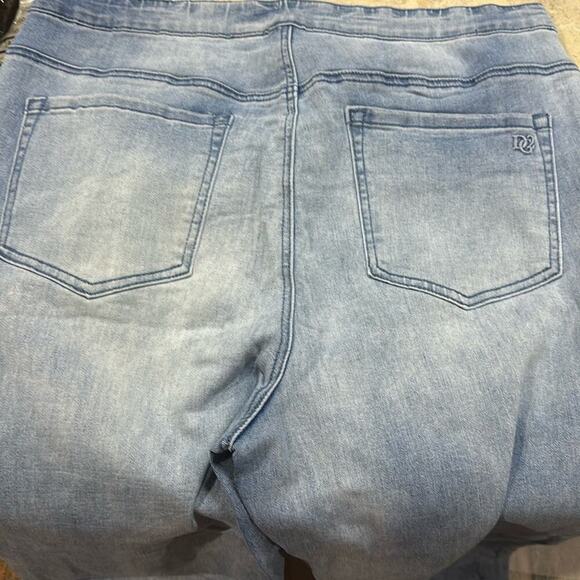 DG2 by Diane Gilman New ClassicStretch Split Hem Pull-On Capri Pants Chamber XXS - Picture 4 of 10